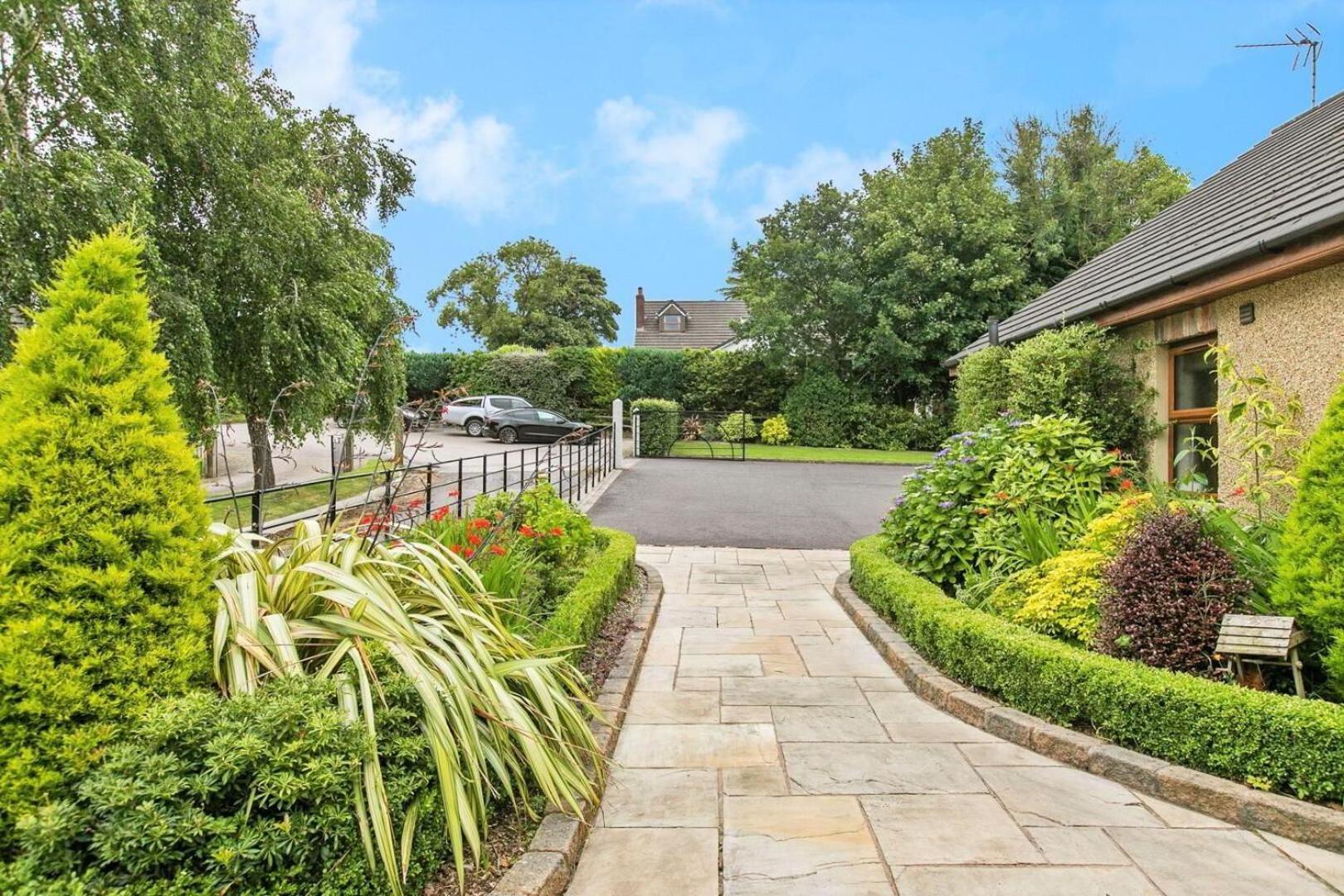 Dunhill Cottage B&B Hillsborough Bagian luar foto
